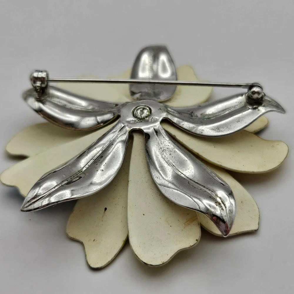 Sarah Coventry Vintage Enamel Flower Brooch Pin Blue Yellow Silver Tone 60s